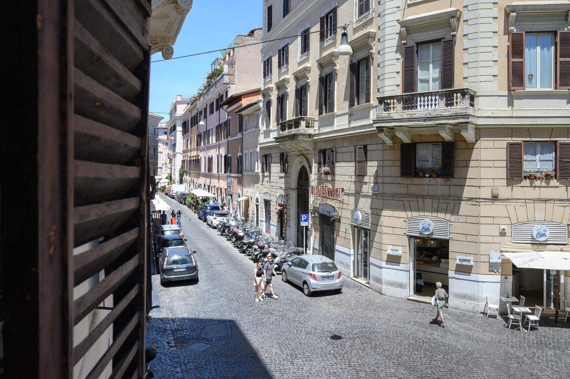 O Magenta Baylon Affittacamere Roma